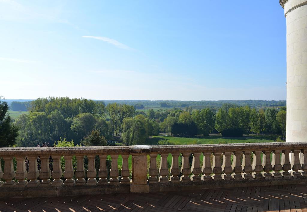 Gites Troglodytes Du Chateau De L'Etoile Vernou-sur-Brenne Exterior foto